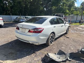 2017 Honda Accord EX-L - Exterior Rear Right Corner Image